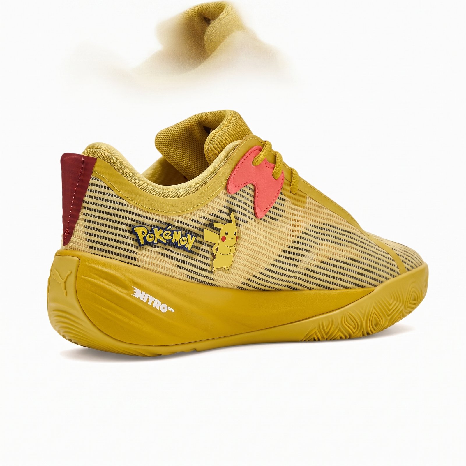 Tênis Puma inspirado no Pikachu em amarelo com detalhes de raio